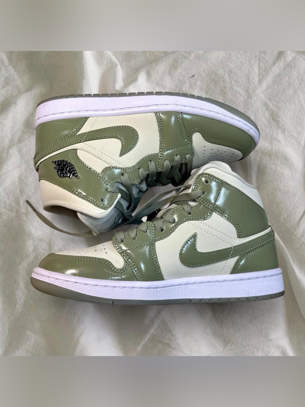 Nike Air Jordan 1 Mid Olive Green White Sneakers Womens 7.5